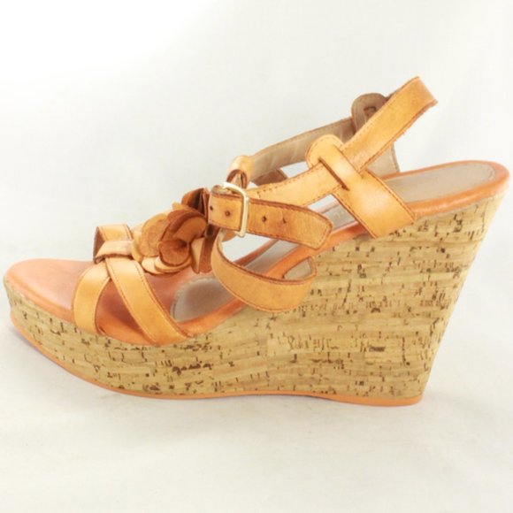 BRUNO MENEGATTI Platform Strappy Wedges Like New - Picture 7 of 8